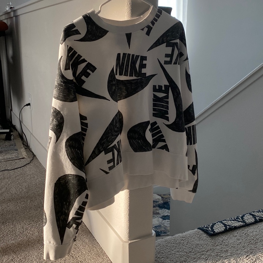 Nike sweat shirt/ crew neck
